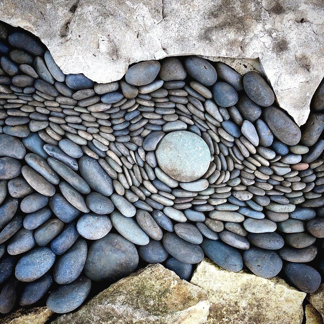 Оригинальное ограждение для клумбы - фото 2