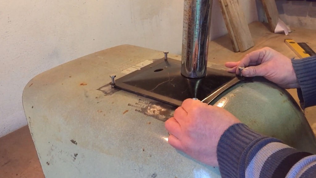 Необычное кресло из старой ванны - фото 8