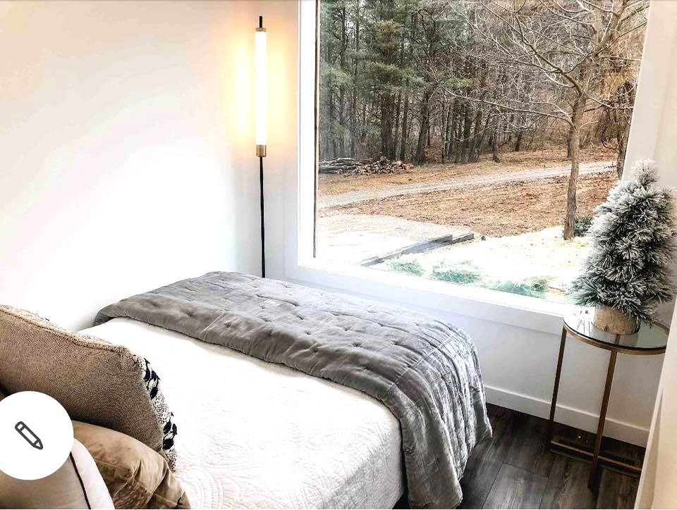 Интересный дом из морского контейнера - фото 23