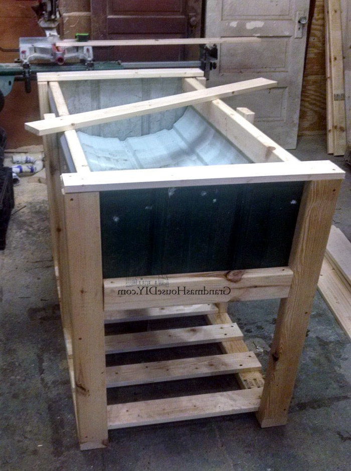 Небольшая грядка на колесиках - фото 3