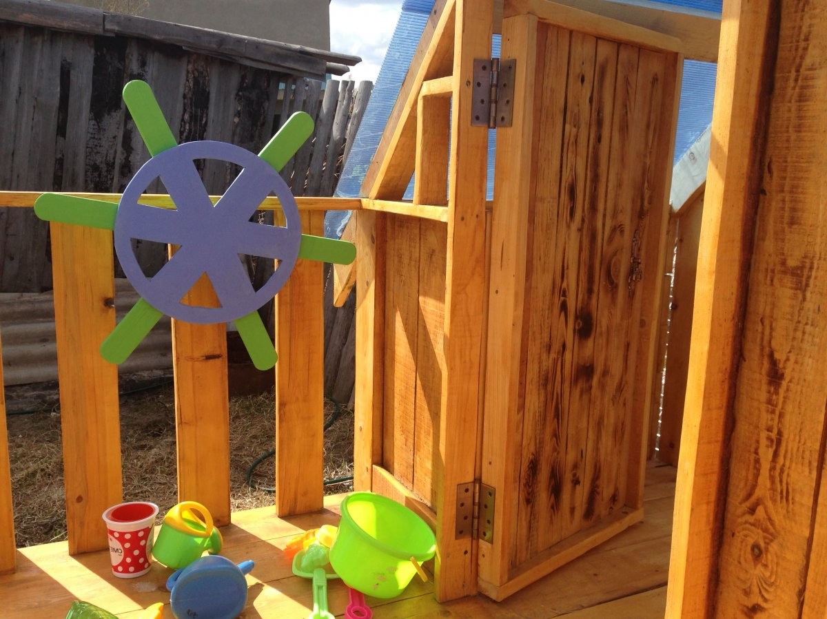 Детский домик на даче своими руками - фото 22