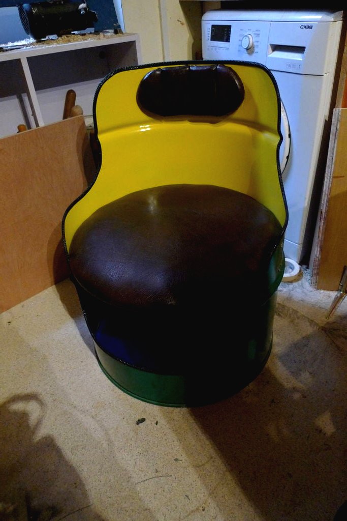 Оригинальные кресла из железной бочки - фото 17