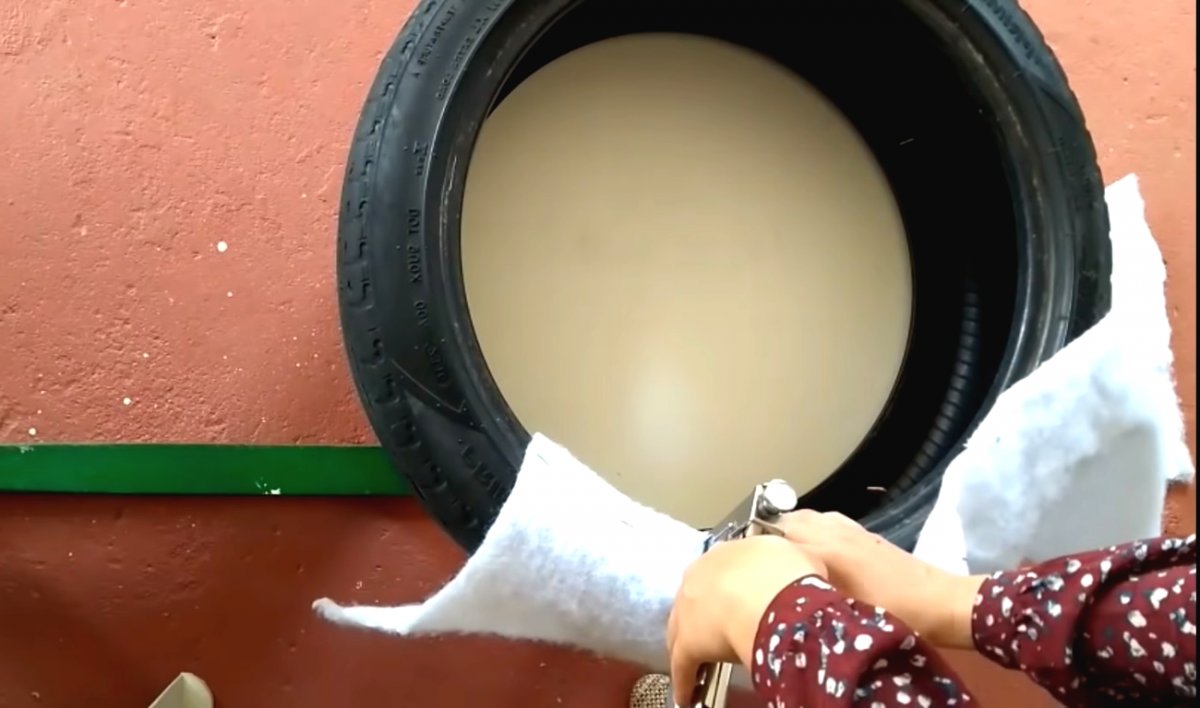 Оригинальный пуф из автопокрышки - фото 4