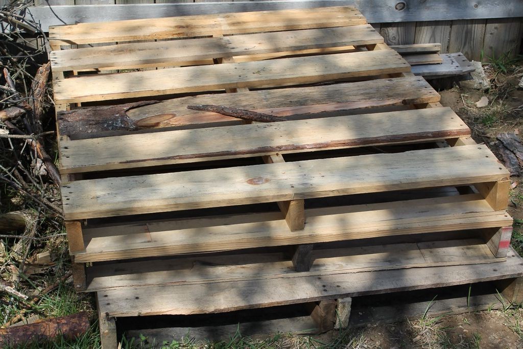 Грядка из поддонов - фото 2