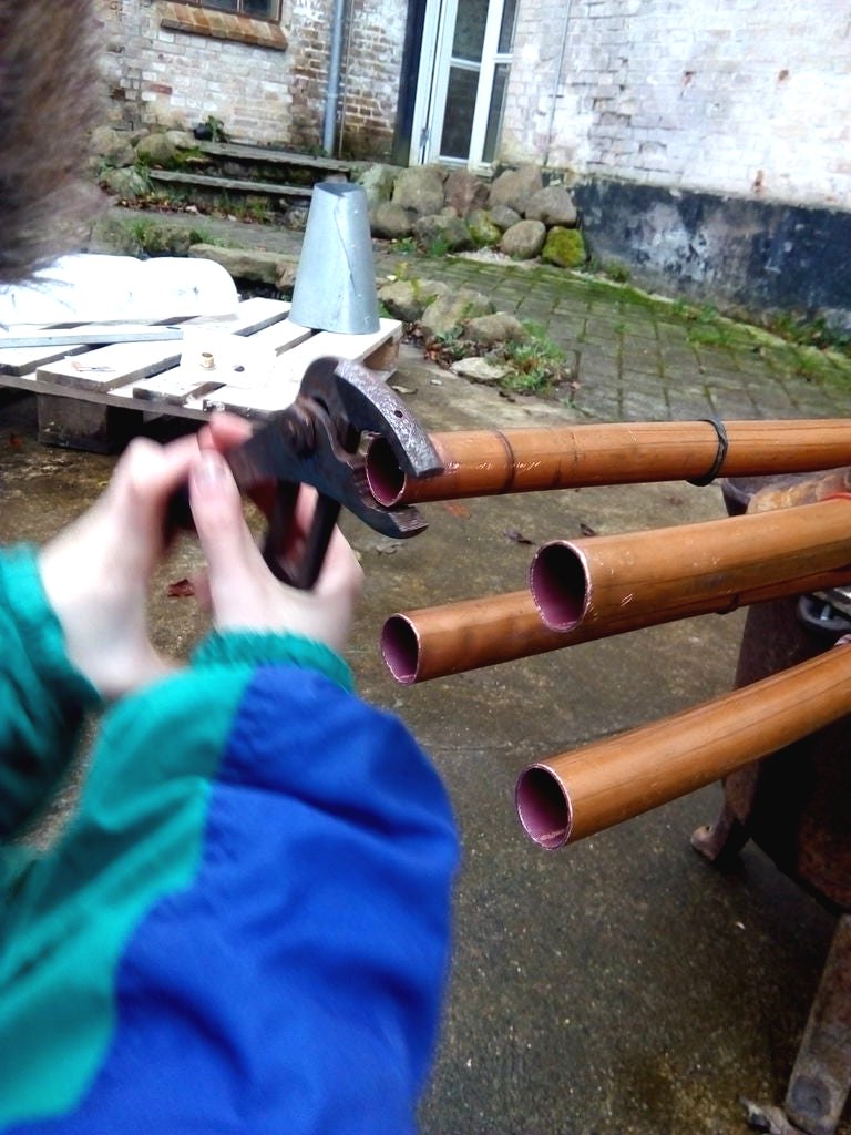 Как из пластикового бака смастерить горячую ванну - фото 15