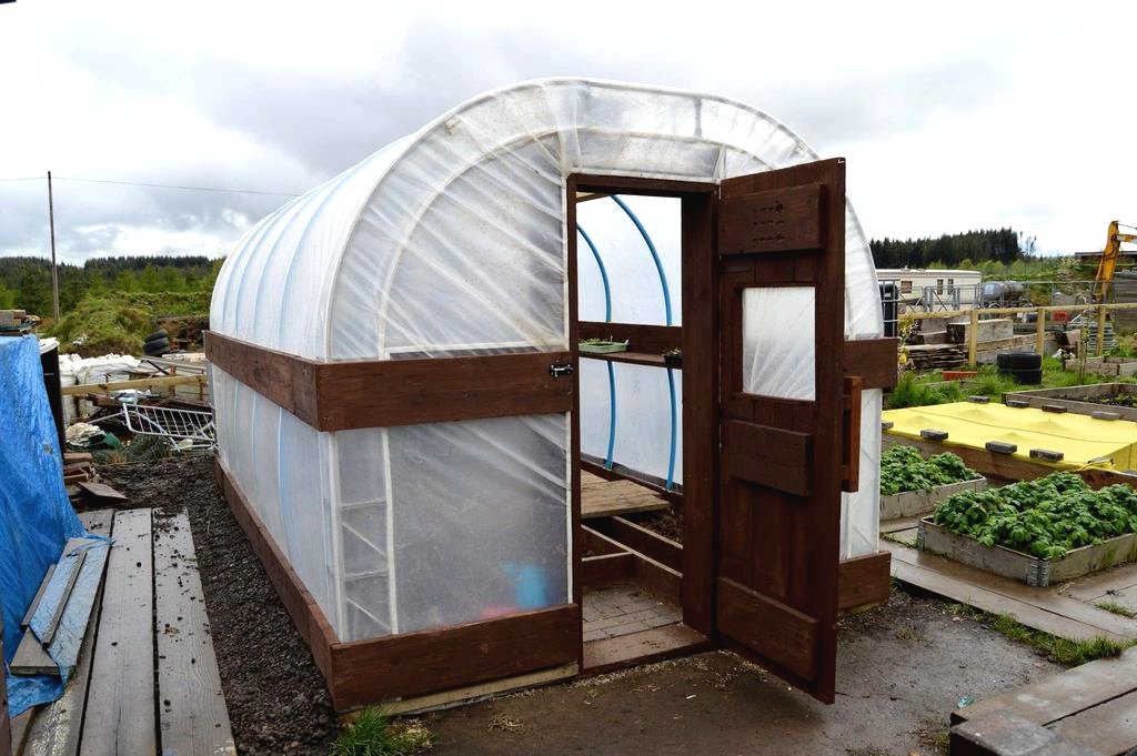 Оригинальный парник из алюминиевых стоек - фото 2