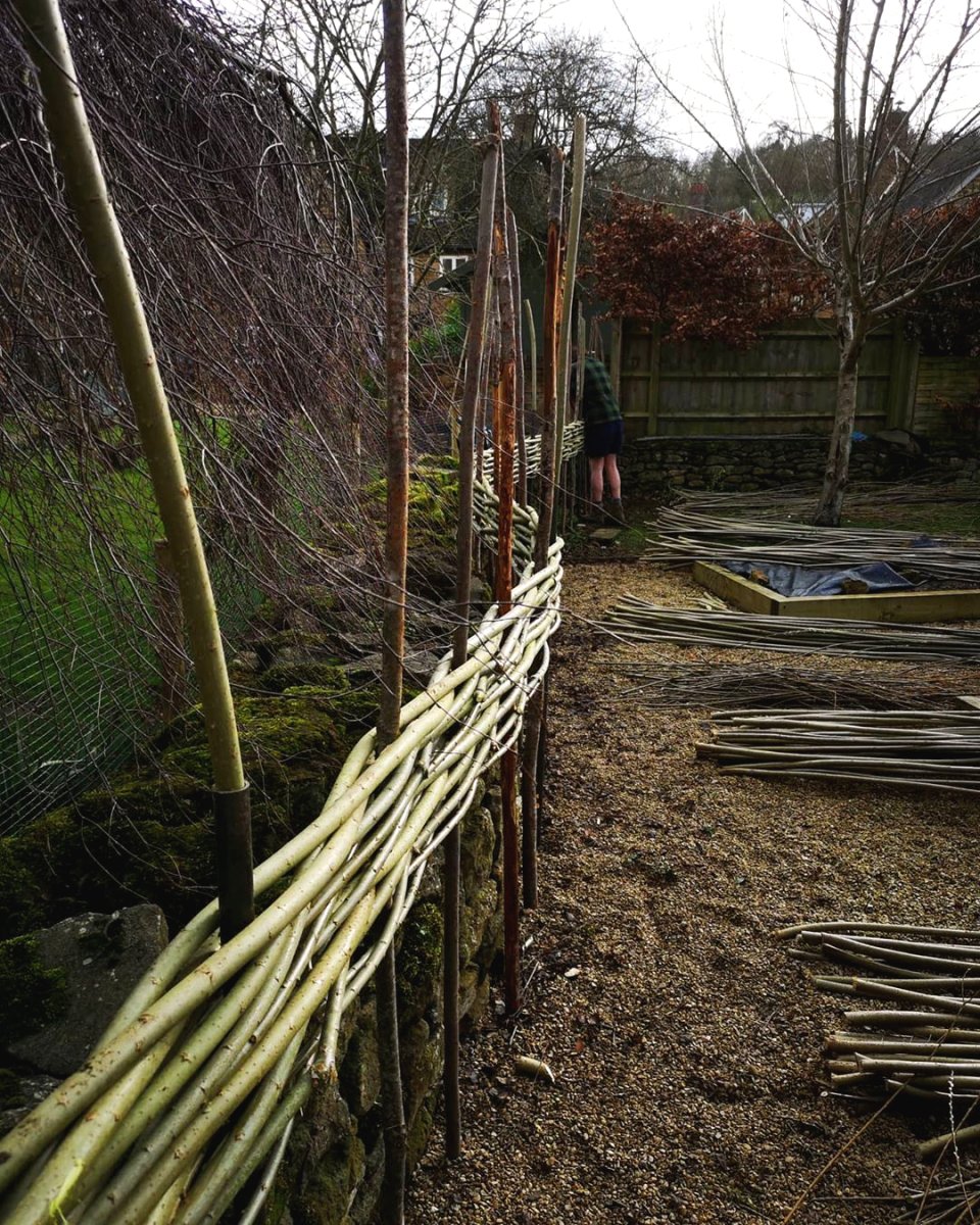 Плетеный забор своими руками - фото 2