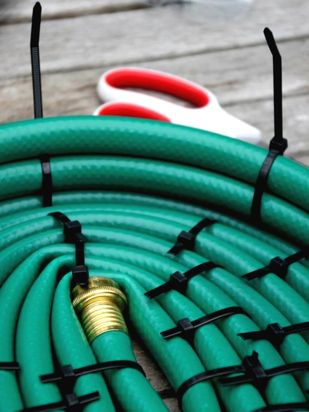 Корзина из старых шлангов - фото 6