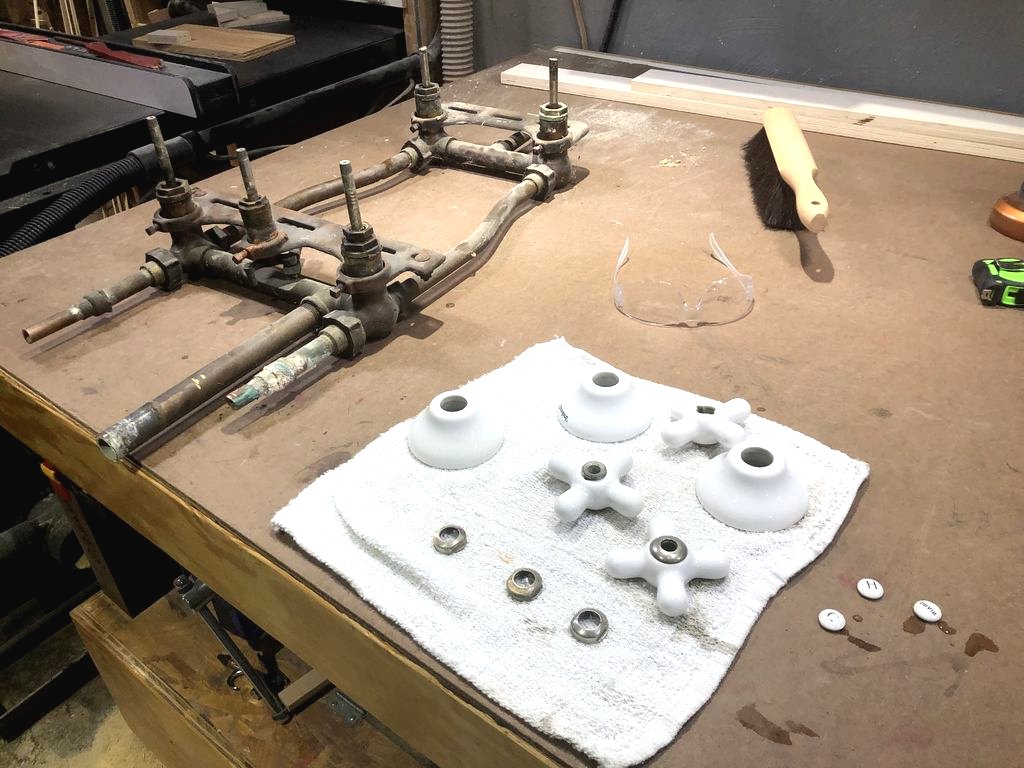 Необычные крючки из ручек смесителя - фото 4