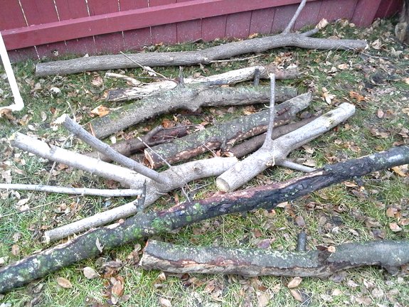 Новогодняя елка из веток - фото 2