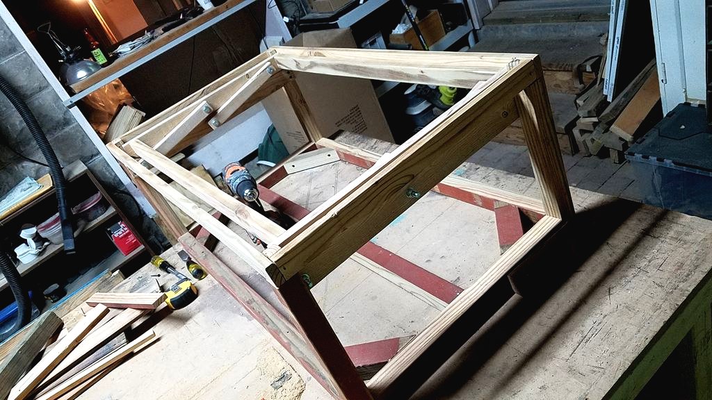 Оригинальный журнальный стол - фото 9