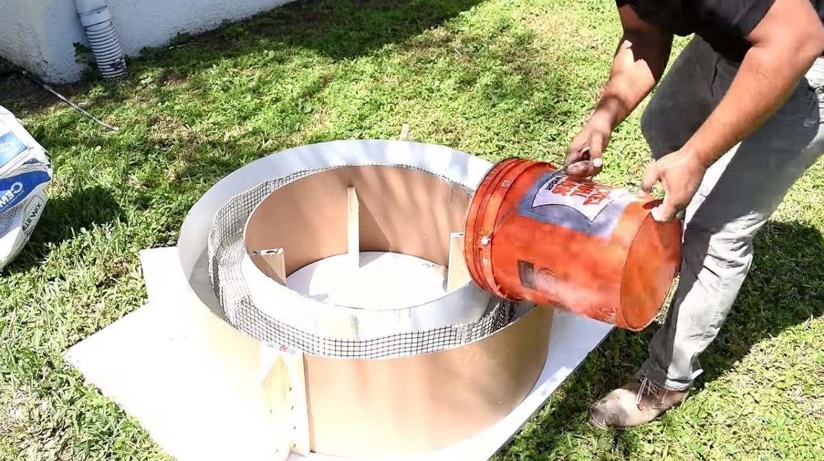 Уличный очаг из барабана стиральной машины и бетона - фото 17