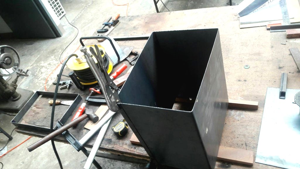 Оригинальная коптильня - фото 10