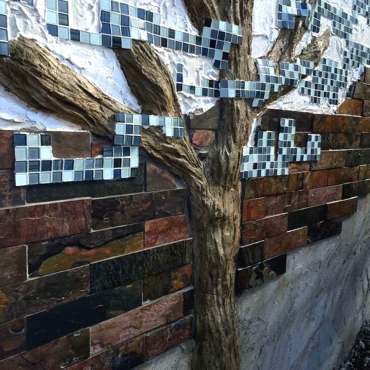 Оригинальная мозаика на бетонном заборе - фото 8