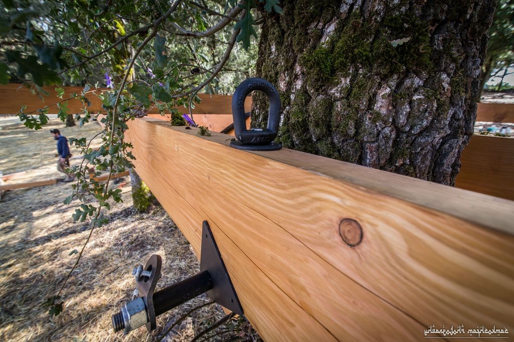 Крепление болтов к дереву для домика на нем (17 фото). Идея для дачи ...