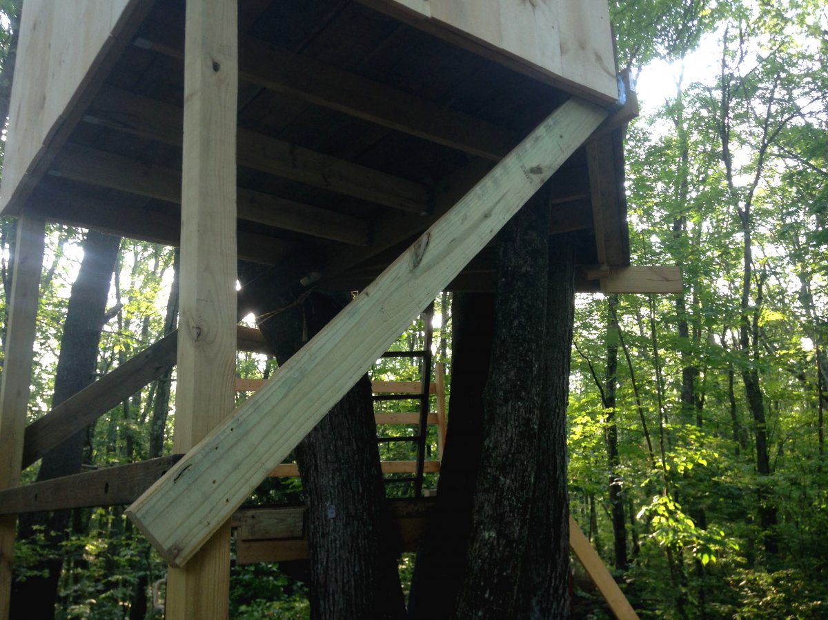 Многоуровневый домик на дереве для детей - фото 11