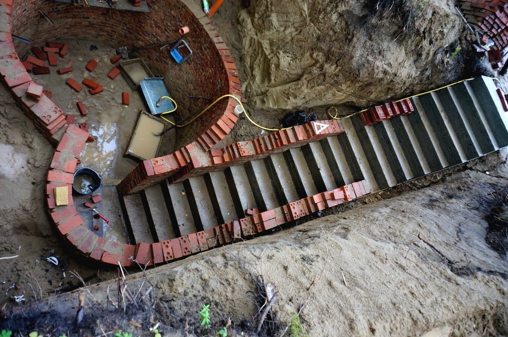 Необычный погреб из кирпича в 7 кв. м - фото 9