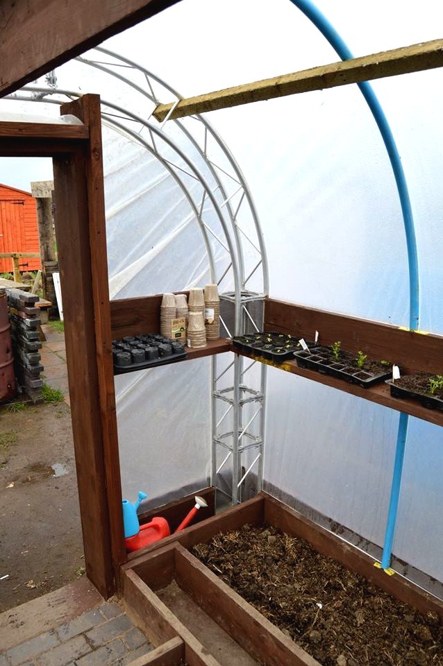 Оригинальный парник из алюминиевых стоек - фото 12