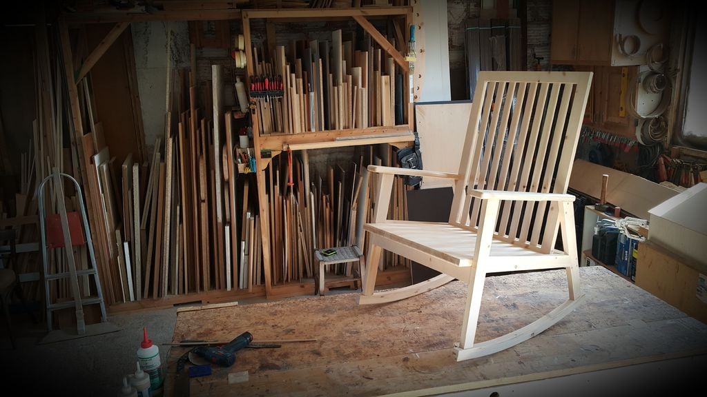 Деревянное кресло-качалка - фото 2