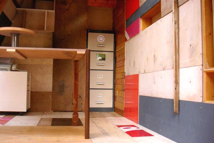 Дом из автопокрышек - фото 6