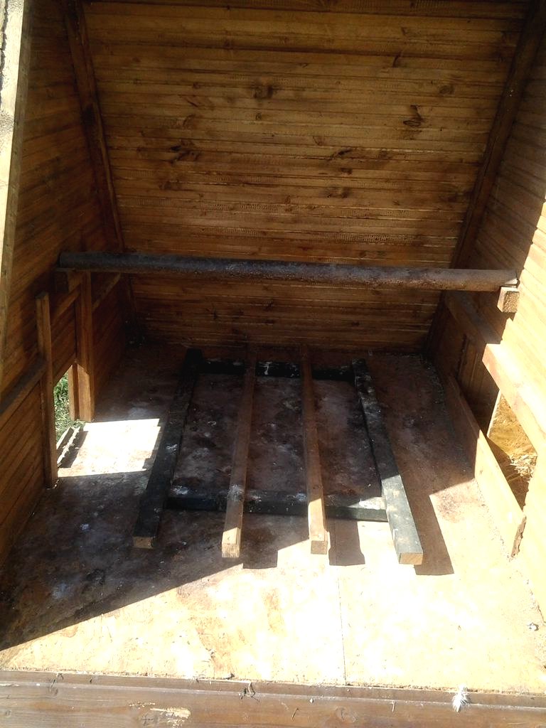 Летний курятник на 5 кур своими руками - фото 11