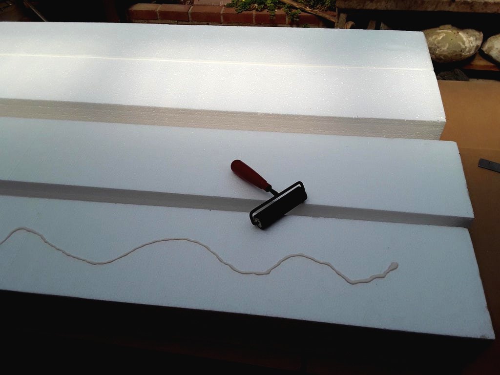 Необычный способ украсить сад статуей из пенополистирола - фото 5