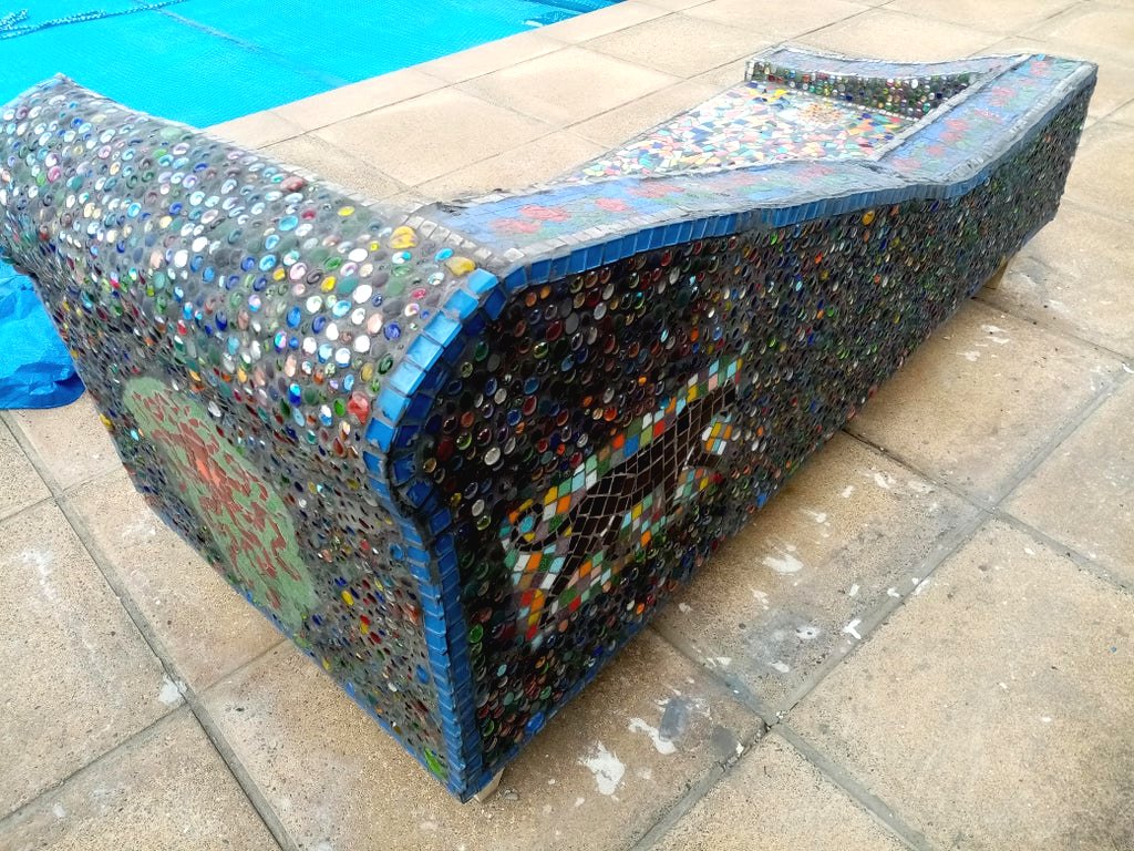 Диван из керамической плитки - фото 6