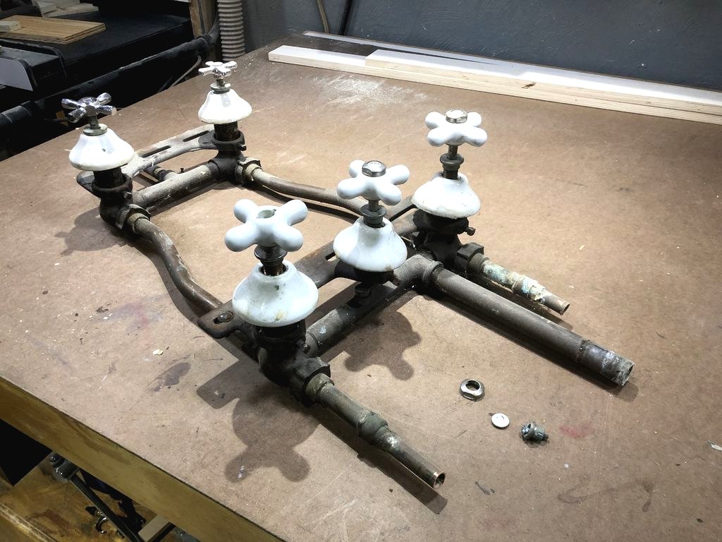 Необычные крючки из ручек смесителя - фото 3