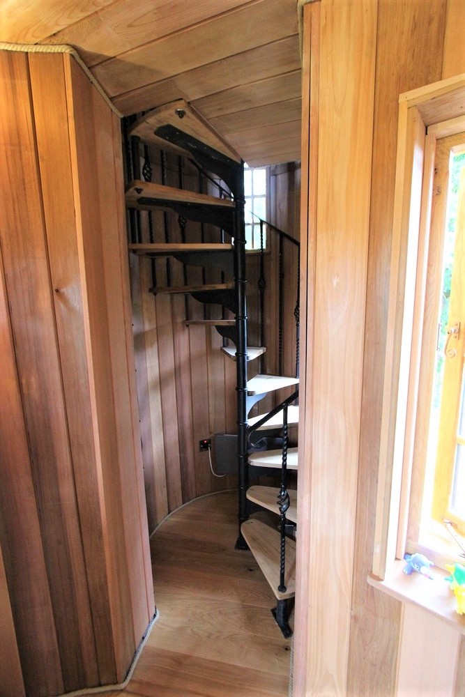 Двухэтажный дом на дереве - фото 4