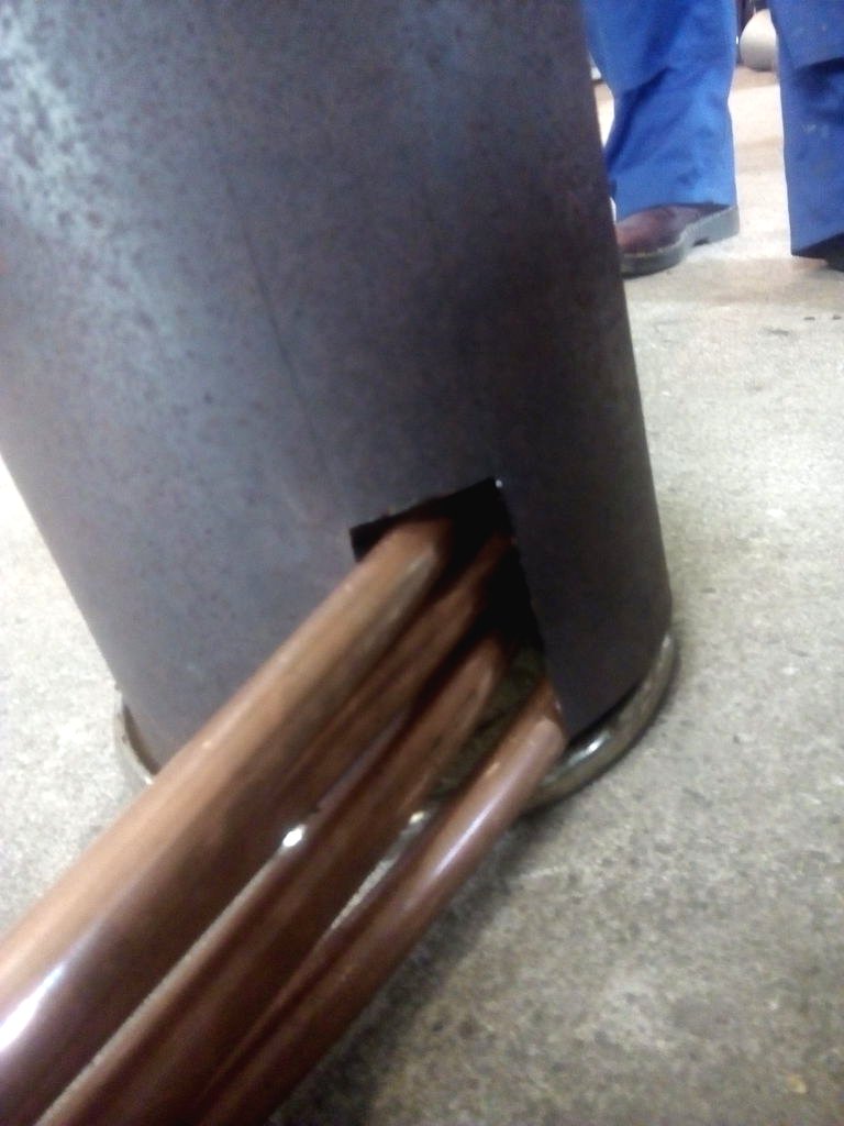 Как из пластикового бака смастерить горячую ванну - фото 9