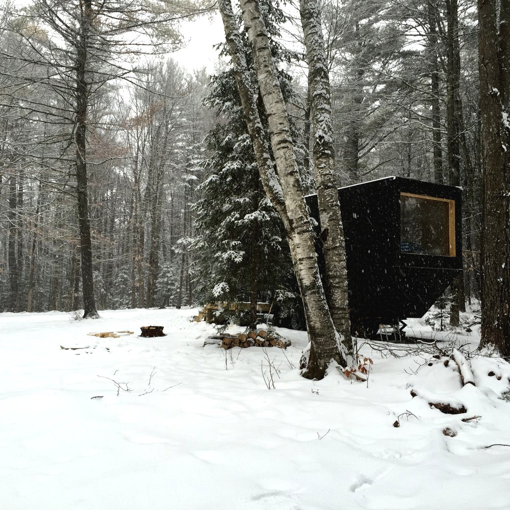 Маленький домик на колесах для дачи - фото 2