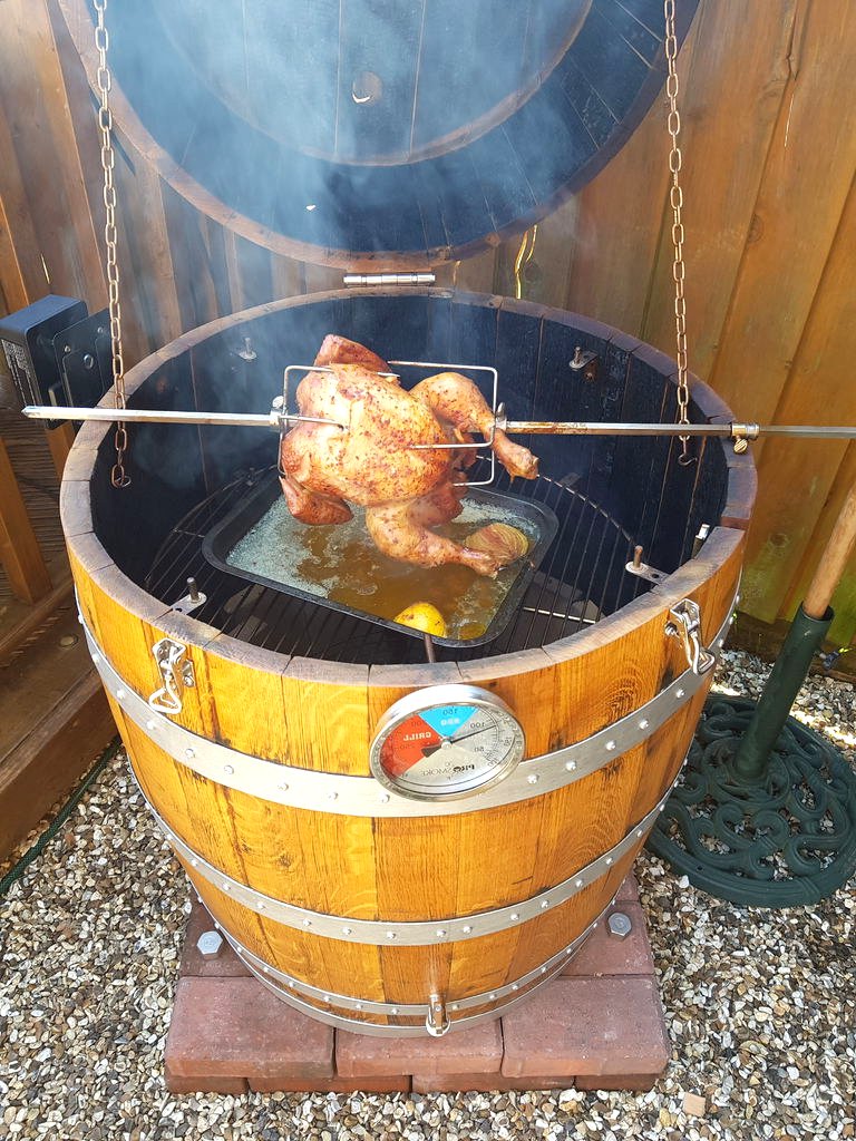 Необычный гриль из винной бочки - фото 5