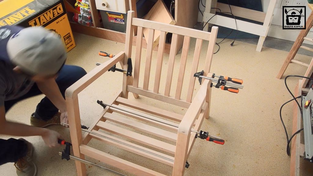 Современное кресло из дерева - фото 8