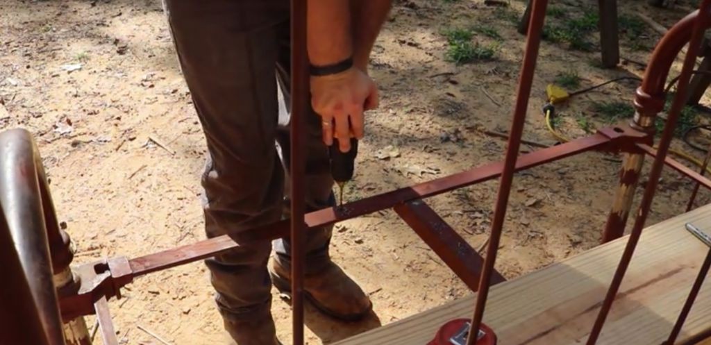 Кровать на скамейку - металлическая версия - фото 11