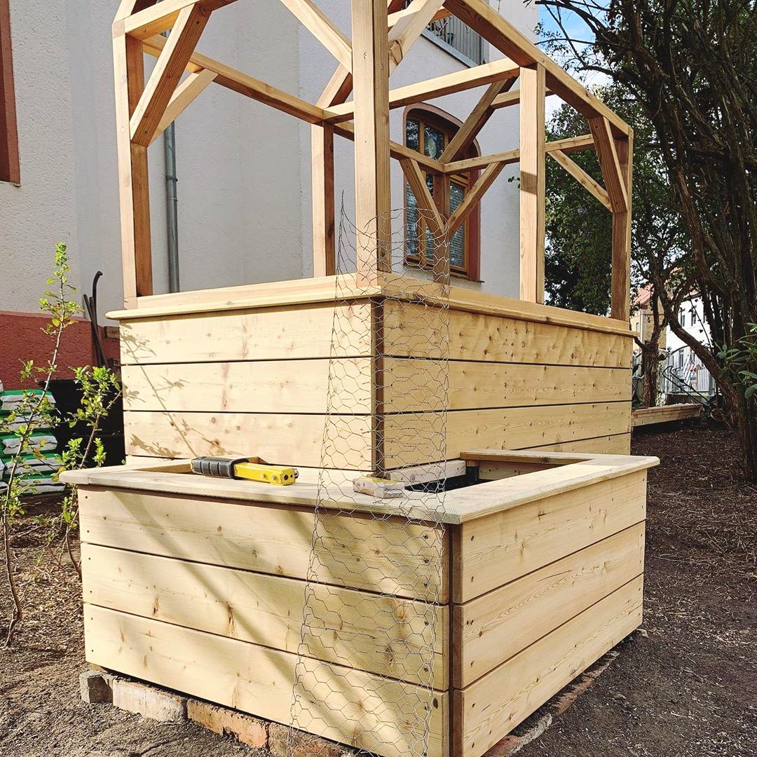 Очень красивая клумба для выращивания цветов - фото 13