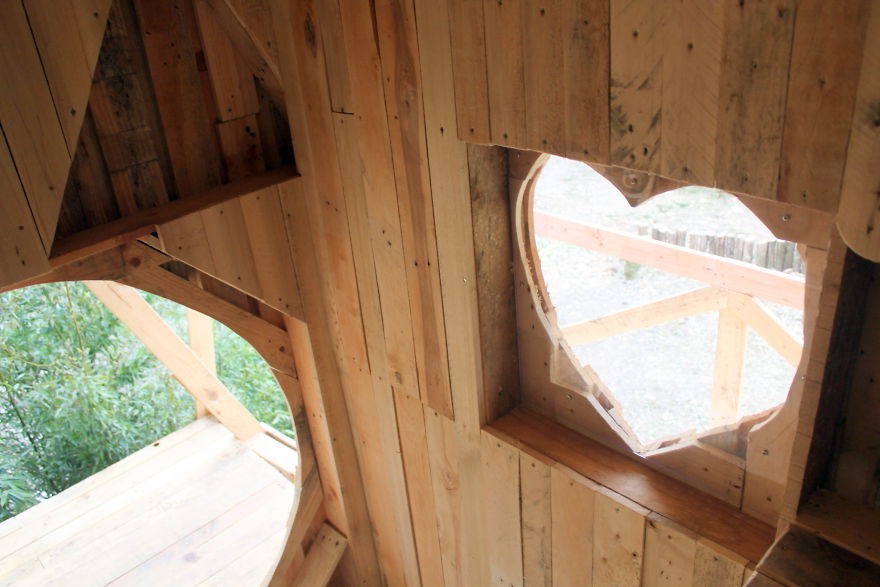 Детский домик из поддонов - фото 13