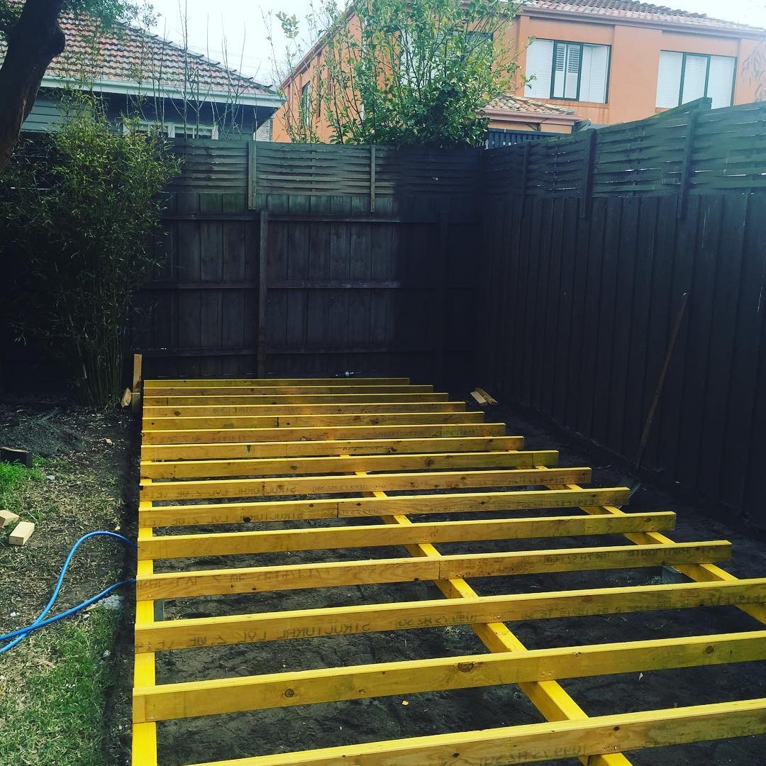 Маленький дом с большими окнами - фото 2