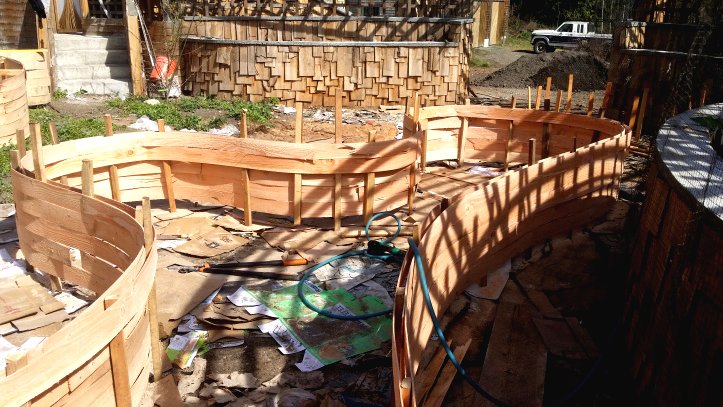 Необычные грядки из дерева - фото 5