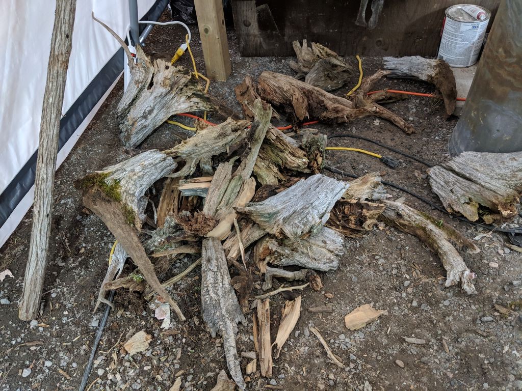 Скульптура лошади из коряг - фото 2