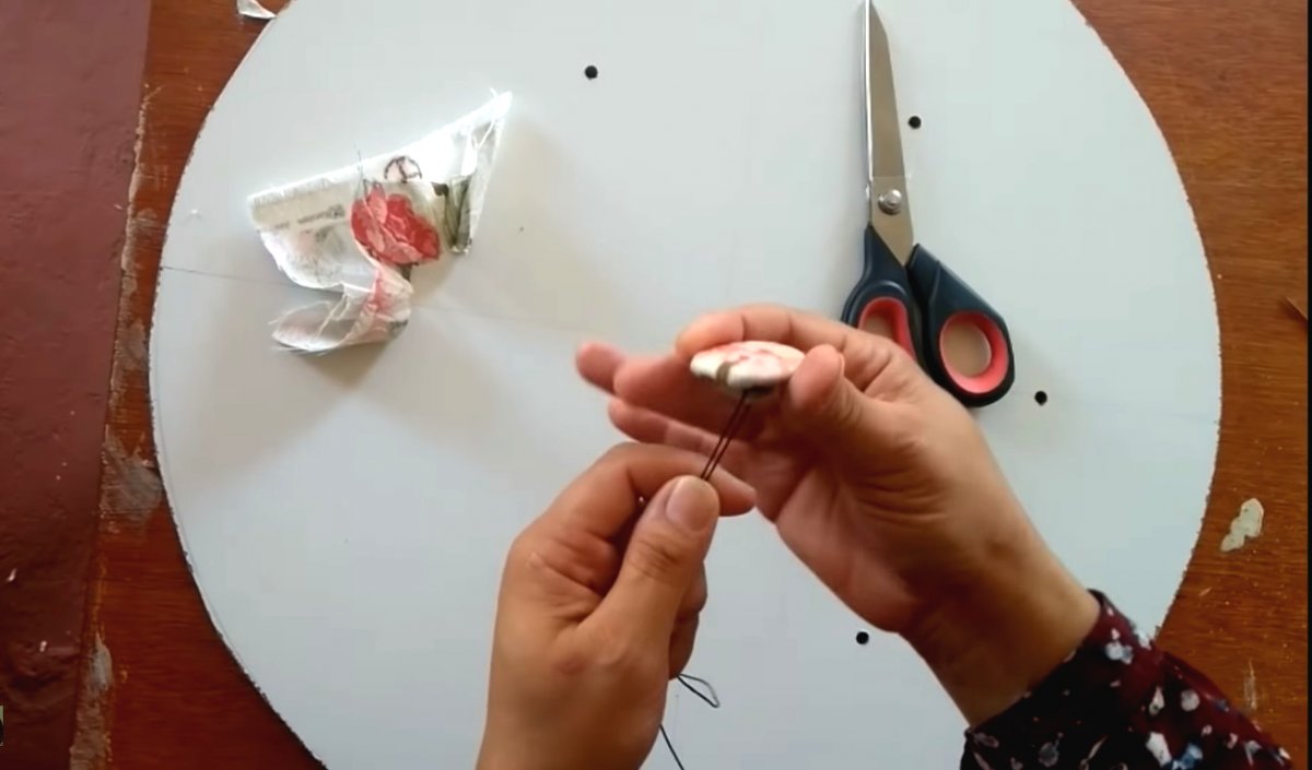 Оригинальный пуф из автопокрышки - фото 12