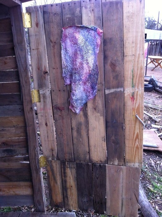 Туалет из поддонов - фото 12