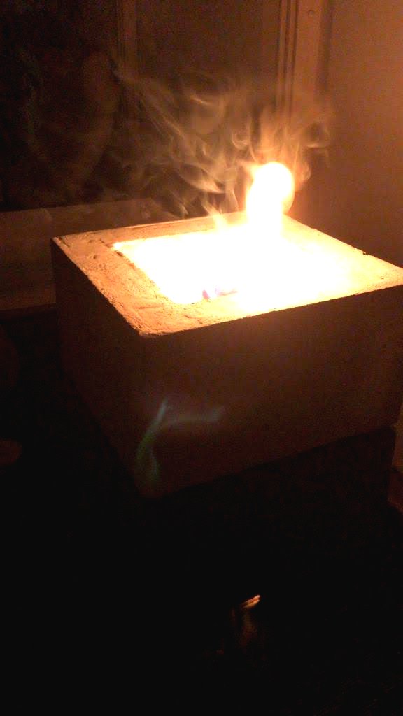 Уличный очаг из бетона - фото 10