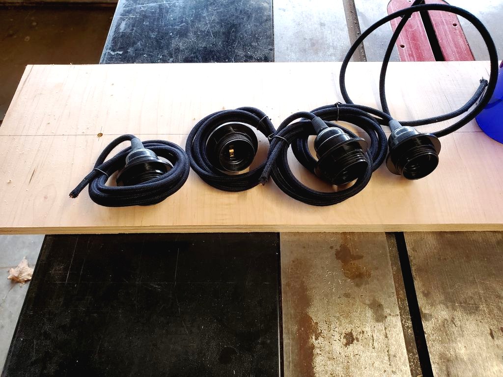 Лампа из винных бутылок - фото 10