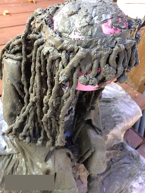 Оригинальная ведьма из бетона - фото 15