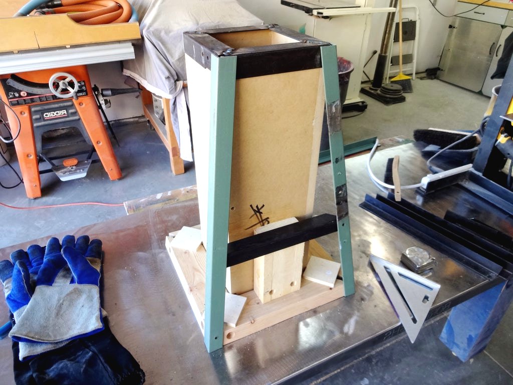 Простой высокий стул - фото 9