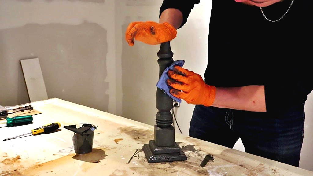 Настольная лампа из ножки стола - фото 15