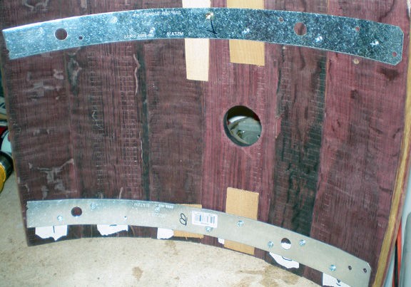 Из деревянной бочки раковина - фото 11