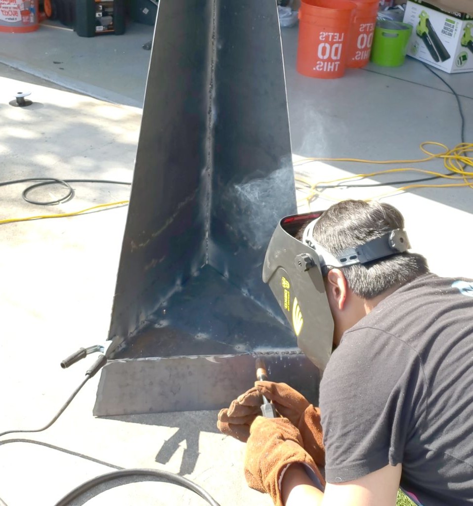 Необычный очаг для патио - фото 9