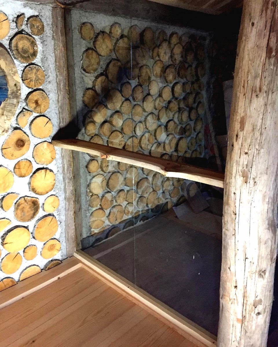 Необычная баня из бревен - фото 16