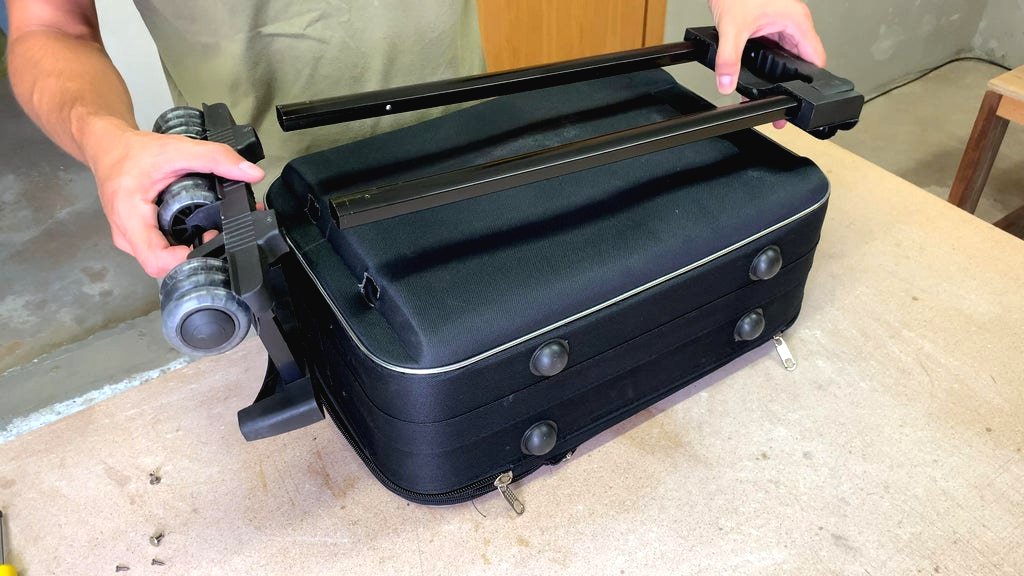 Чемодан из канистры своими руками - фото 16